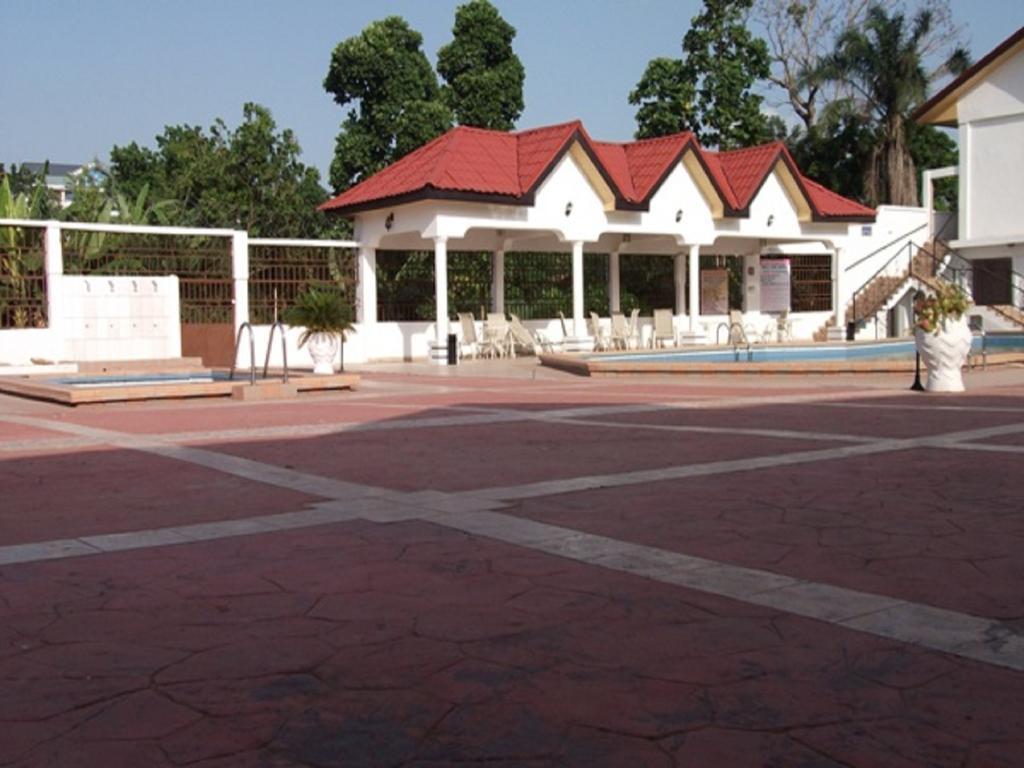 True Vine Hotel Kumasi Bagian luar foto
